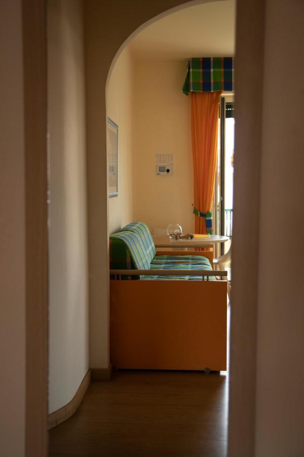 Villa Nettuno Residence Giardini Naxos Eksteriør billede