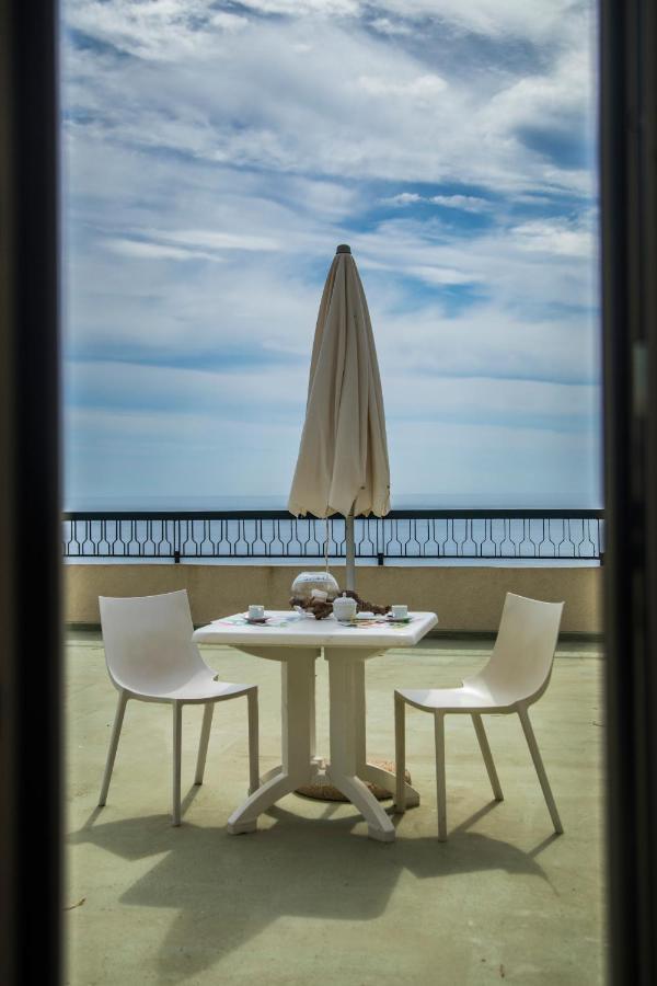 Villa Nettuno Residence Giardini Naxos Eksteriør billede