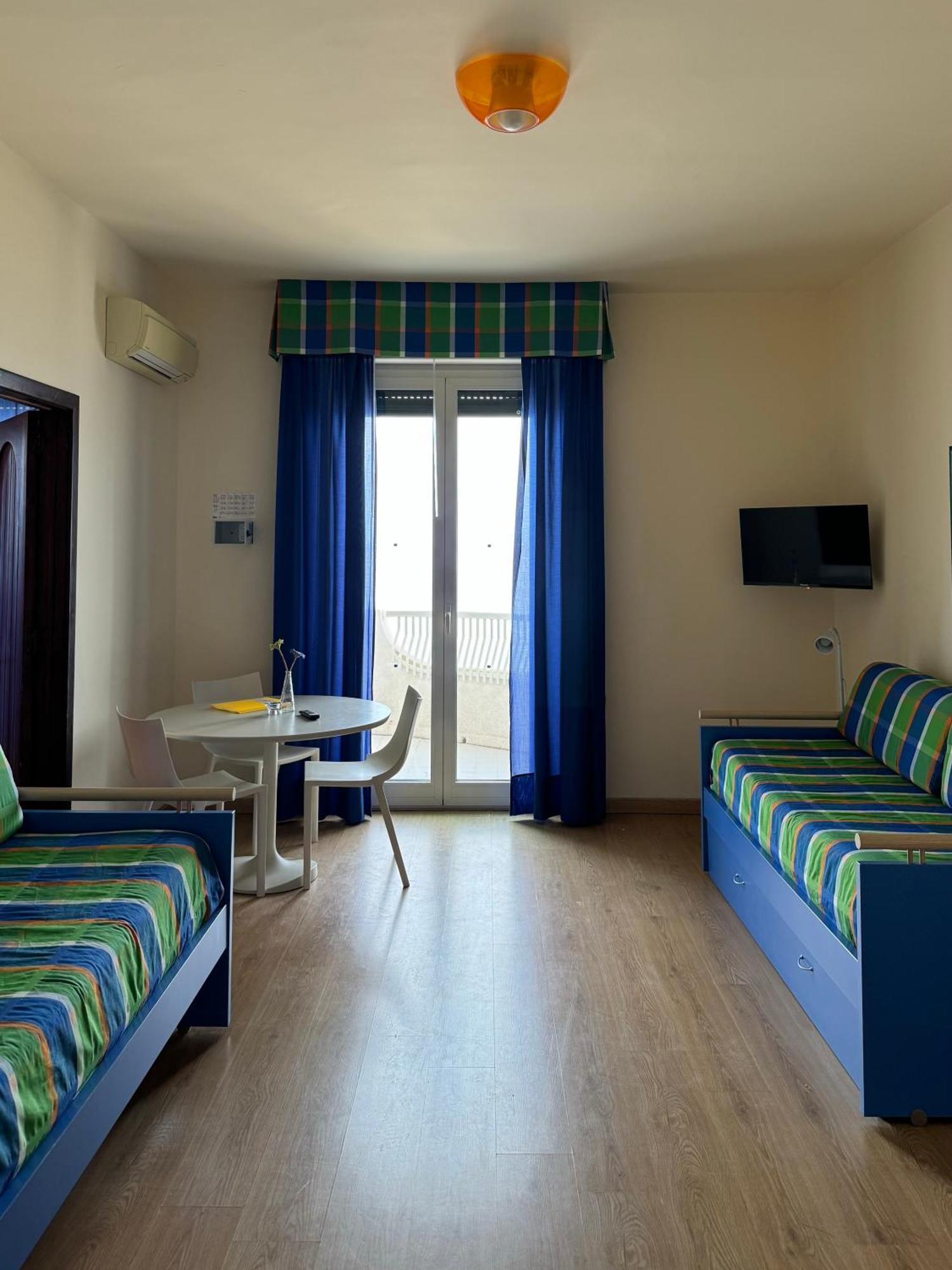 Villa Nettuno Residence Giardini Naxos Eksteriør billede