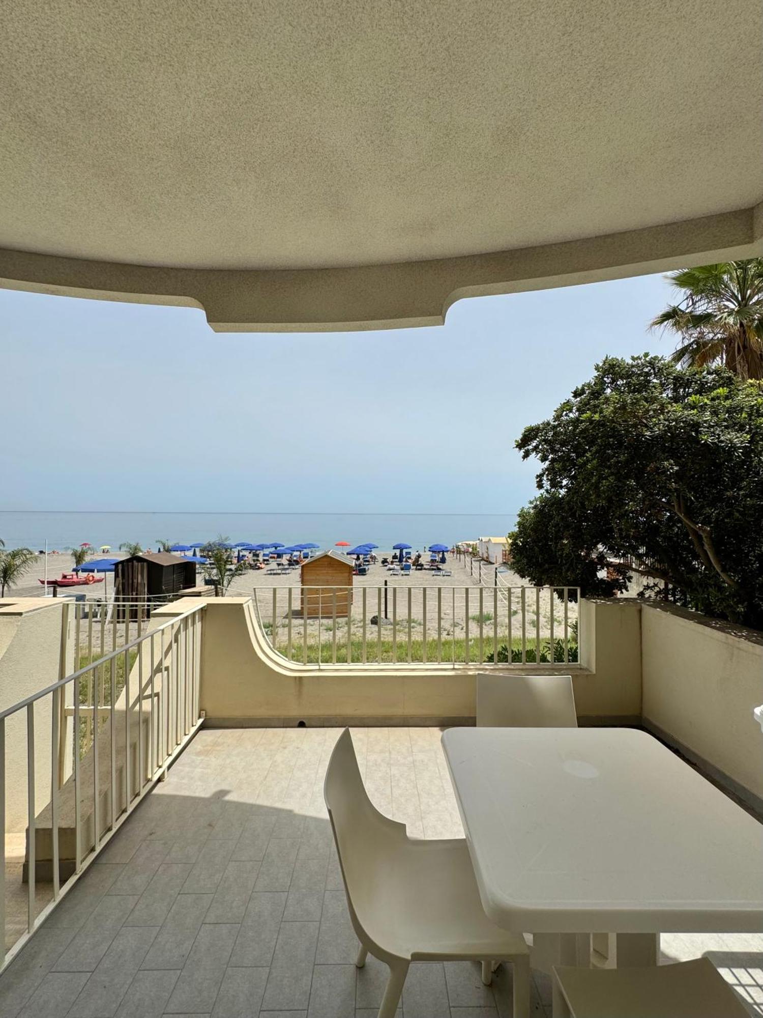 Villa Nettuno Residence Giardini Naxos Eksteriør billede