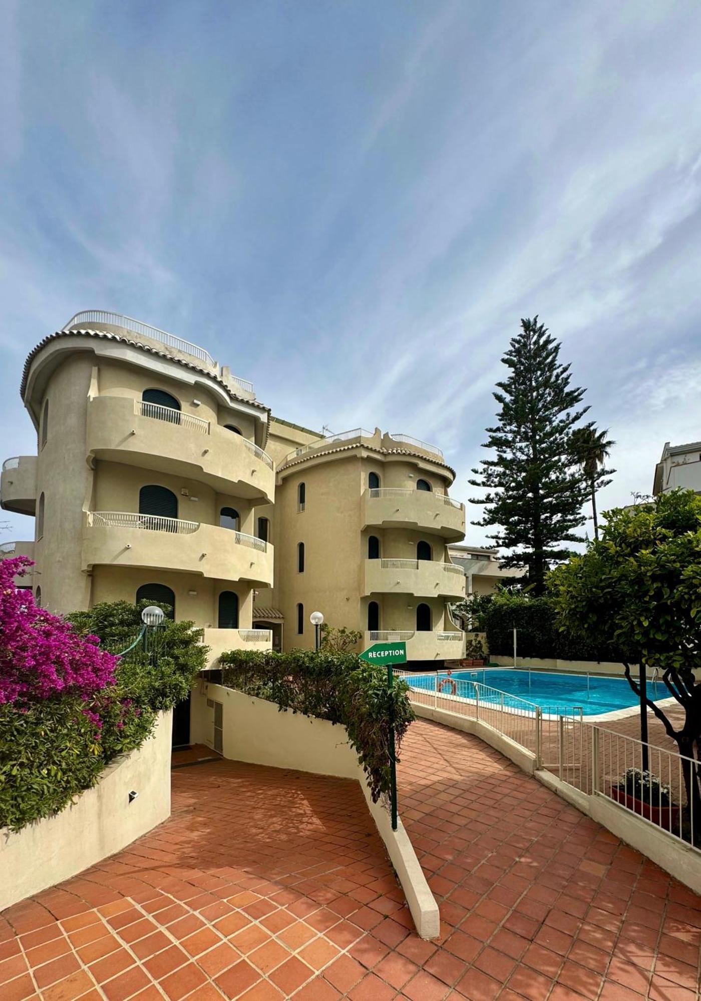 Villa Nettuno Residence Giardini Naxos Eksteriør billede