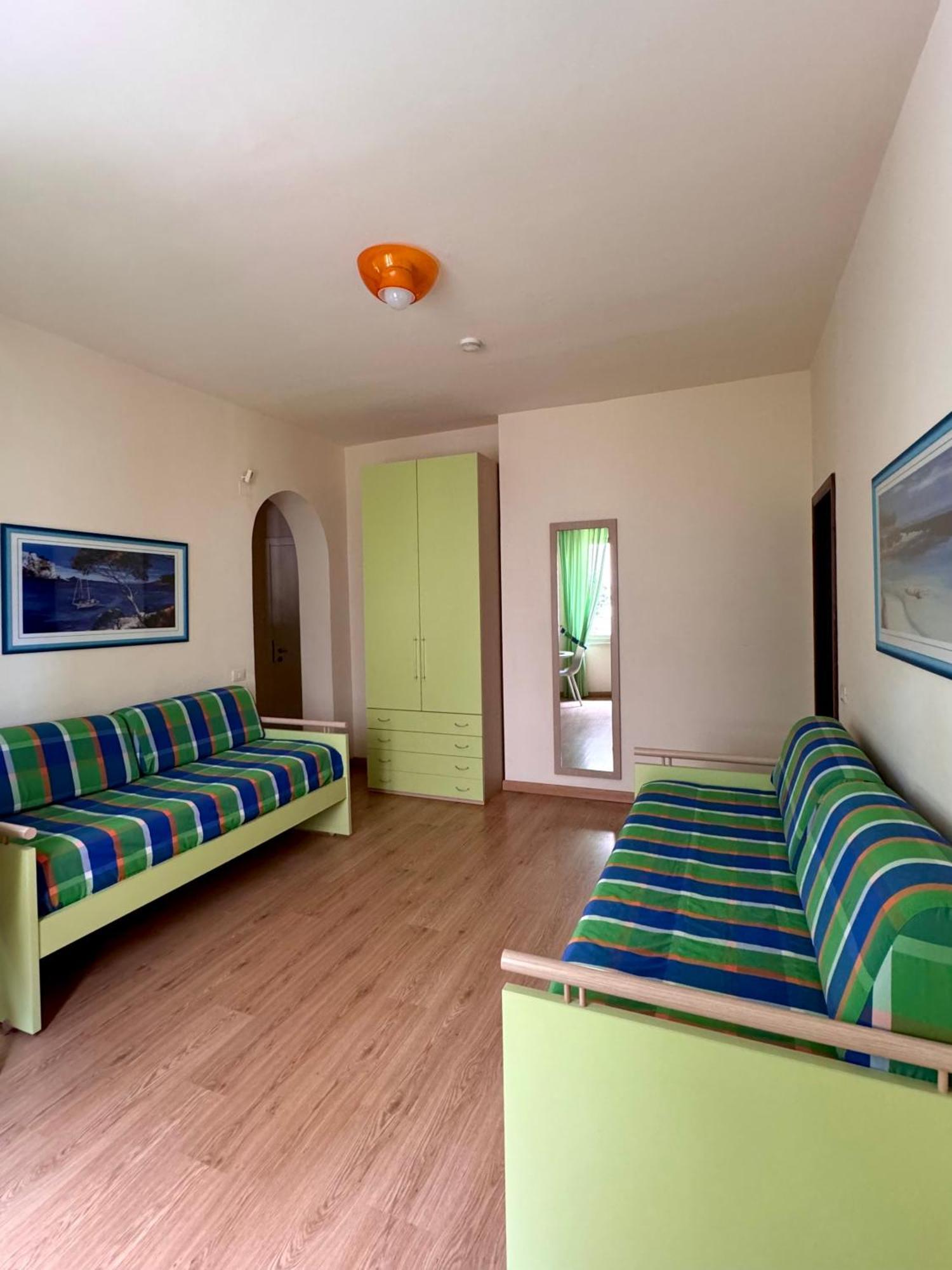 Villa Nettuno Residence Giardini Naxos Eksteriør billede